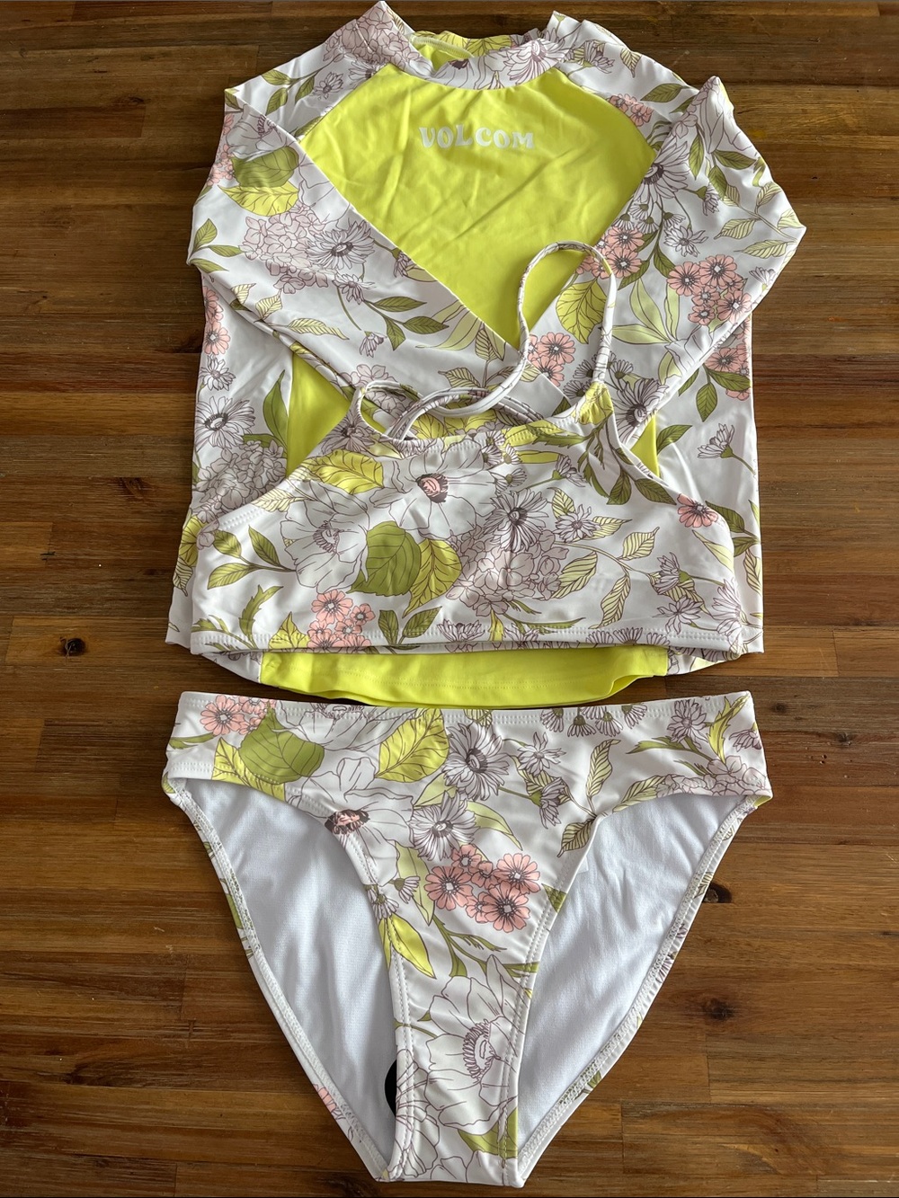 Volcom Girls Floral Long Sleeve Rash Guard Set in Yellow and White Size L 14-16